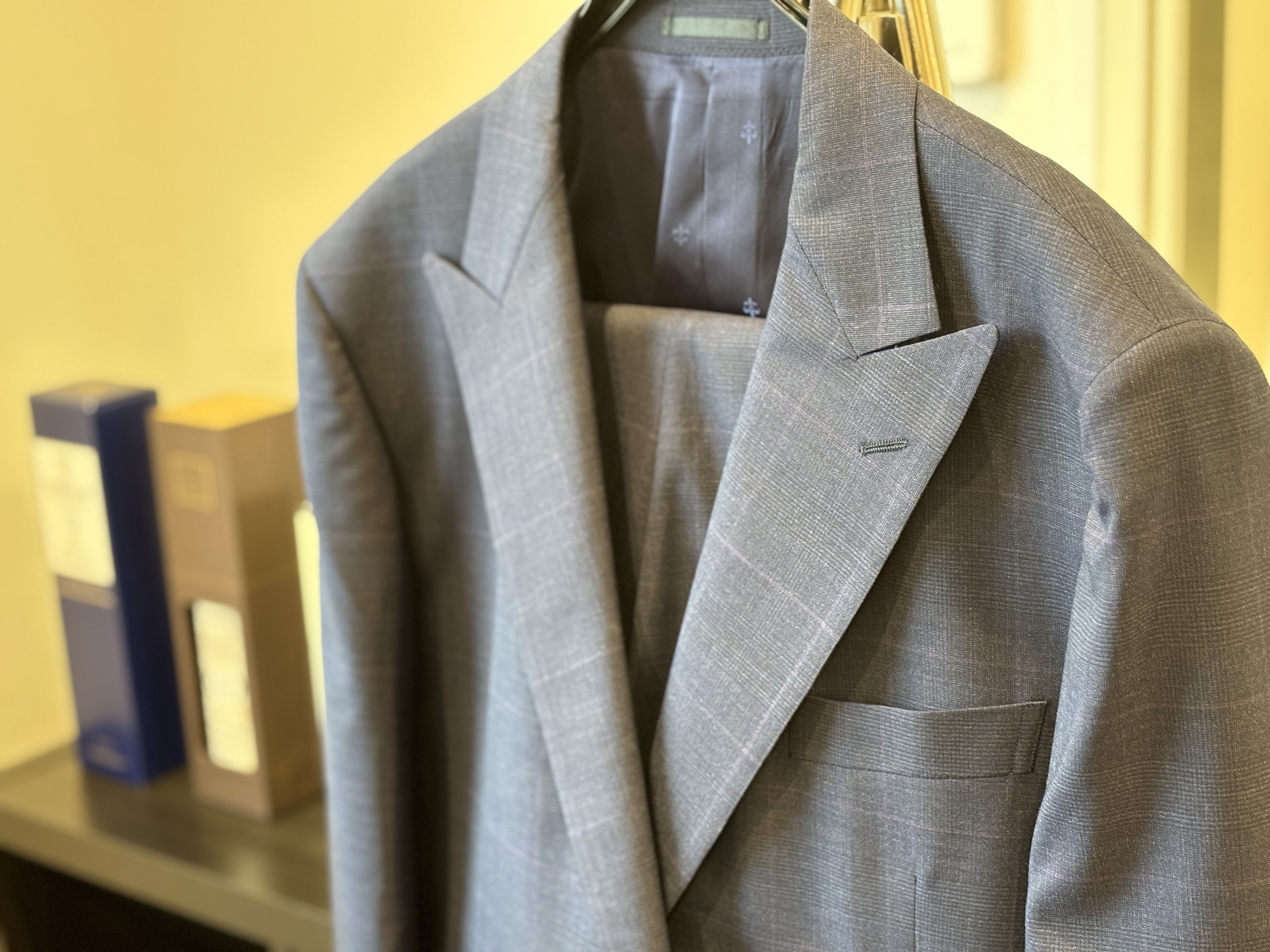 結婚式の服装、もう悩まない。あなただけのゲストスタイルはネウトラーレにお任せください。